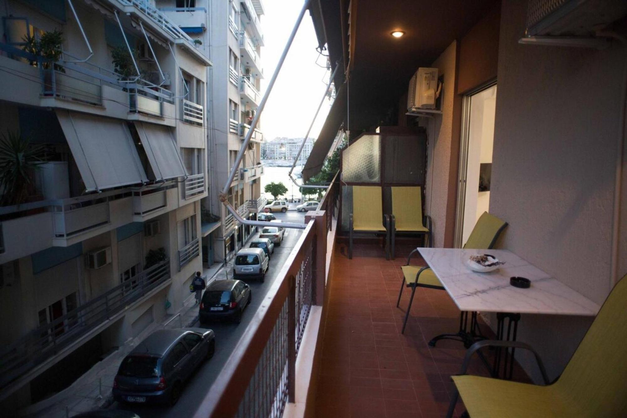Apartment Cozy With Sea View Next To Marina Zeas