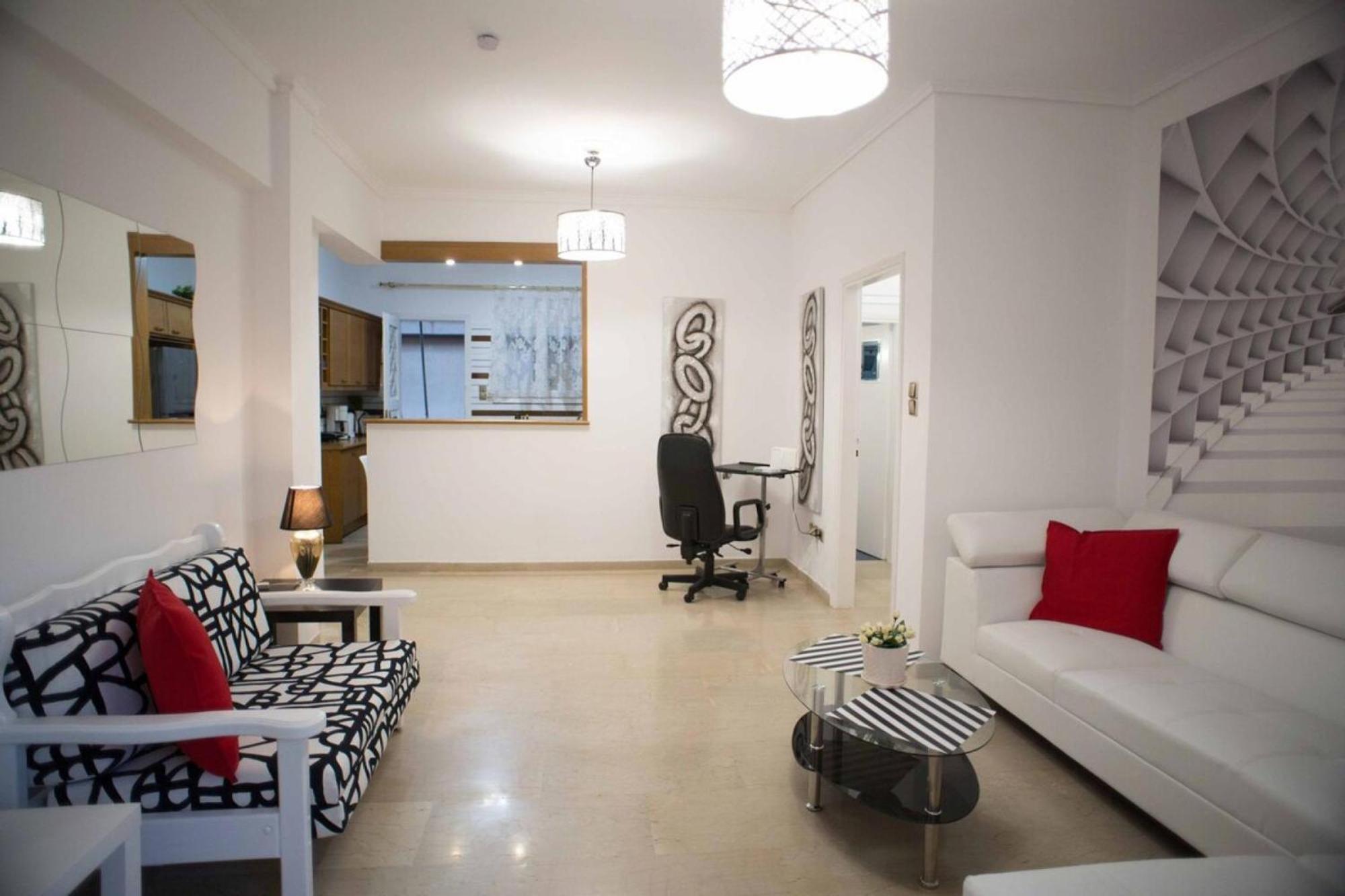 Apartment Cozy With Sea View Next To Marina Zeas