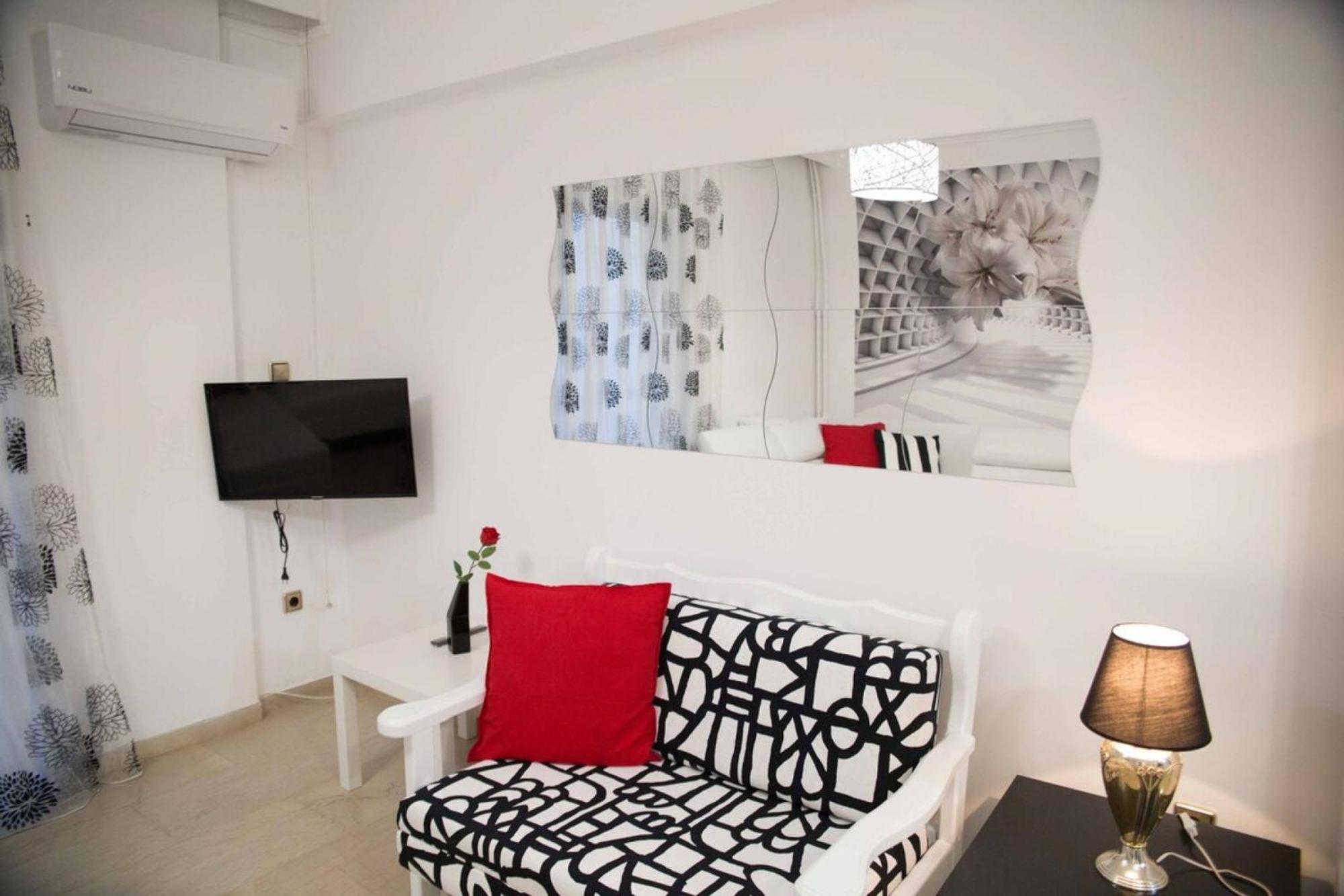 Apartment Cozy With Sea View Next To Marina Zeas *